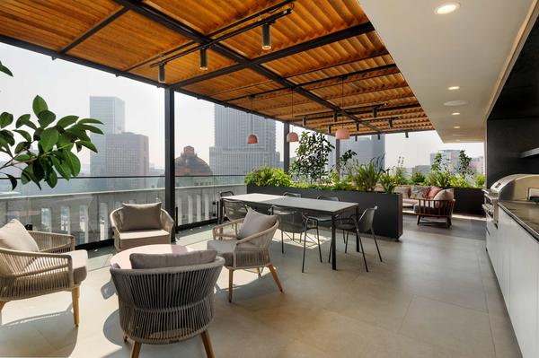 Lovely 1BR w/ Private Balcony in Tabacalera