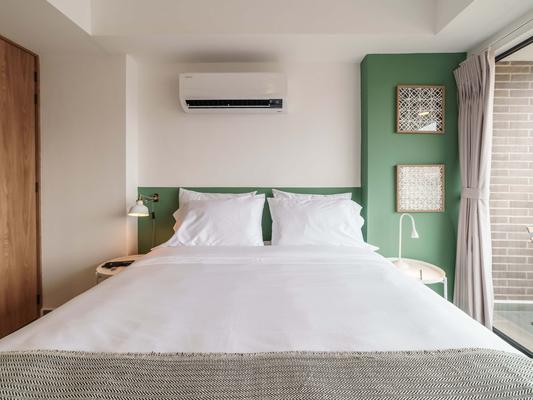 Engaging Loft w/ Balcony in Laureles