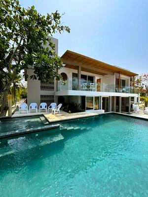Majestic House in Playas el Frances