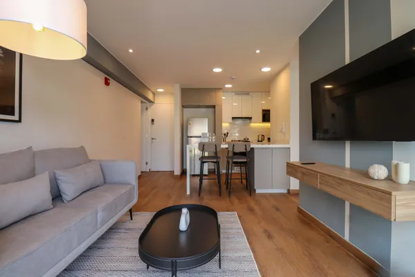 Luminous 2BR w/ Balcony in Miraflores