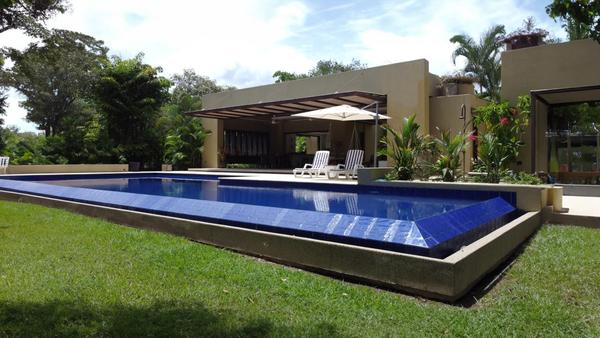 Beautiful 4BR Villa at Mesa de Yeguas