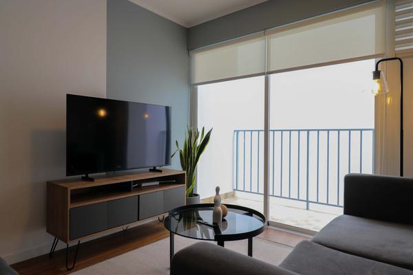Central 2BR w/ Balcony in Miraflores