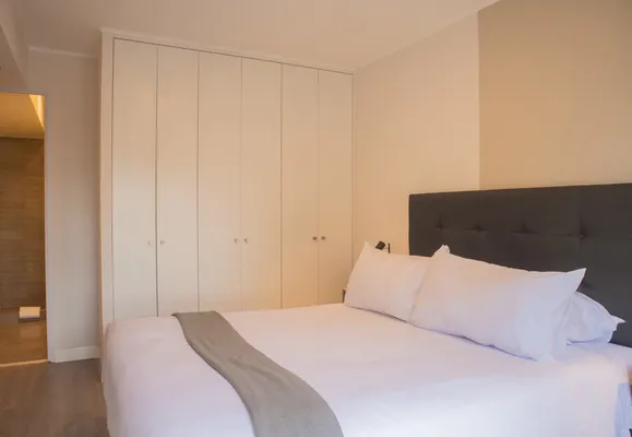 Relaxing 2BR w/ Balcony & View in Miraflores