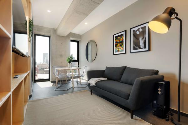 Well-Appointed 2BR w/ Balcony in Tabacalera