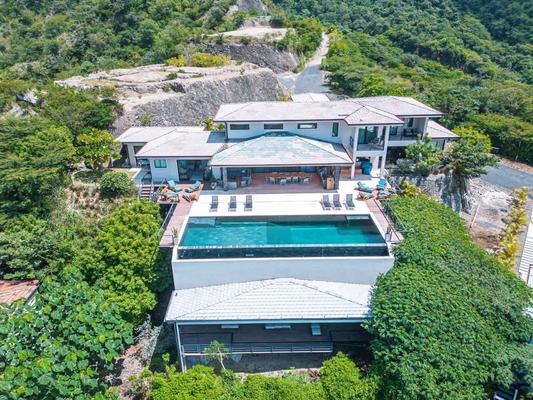 Breathtaking 9BR Villa in Costa Rica