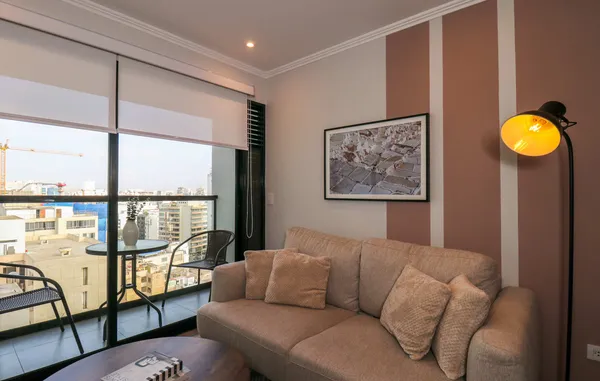 Deluxe 3BR w/ Balcony in Prime Miraflores