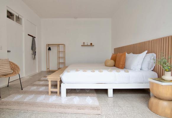 Alluring 6BR House with a Lovely Terrace