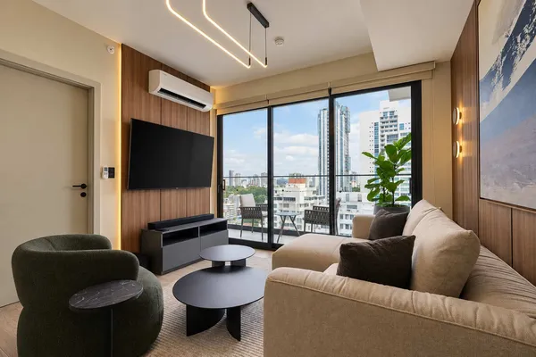 Gleaming 2BR w/ Balcony in San Francisco