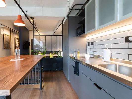 Enchanting  Loft w/ Splendid Balcony in Vibrant Laureles