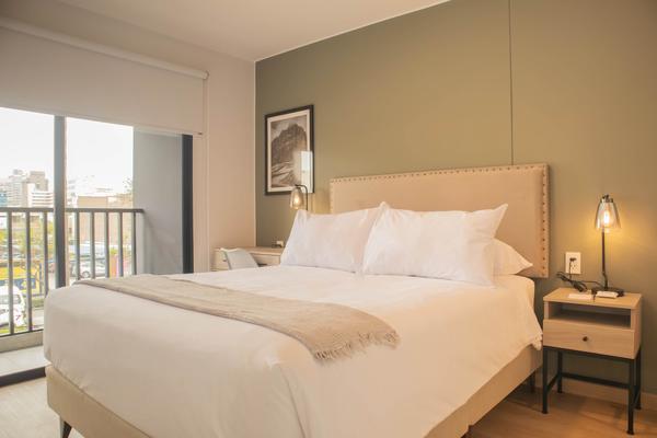 Fresh & Modern 1BR w/ Balcony in Miraflores