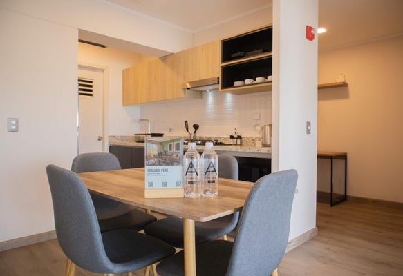 Charming 2BR w/ Balcony in Miraflores