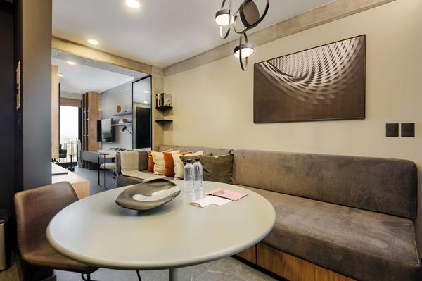 Lovely 1BR w/ Private Balcony in Tabacalera