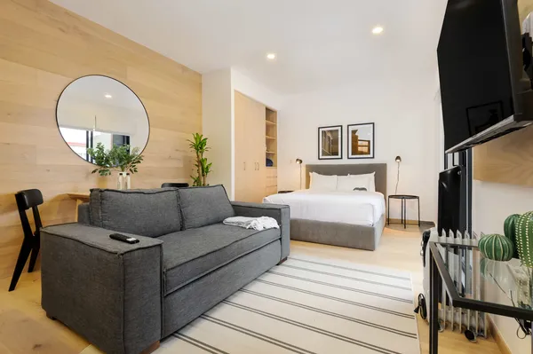 Upscale Loft w/ Balcony in Roma Norte