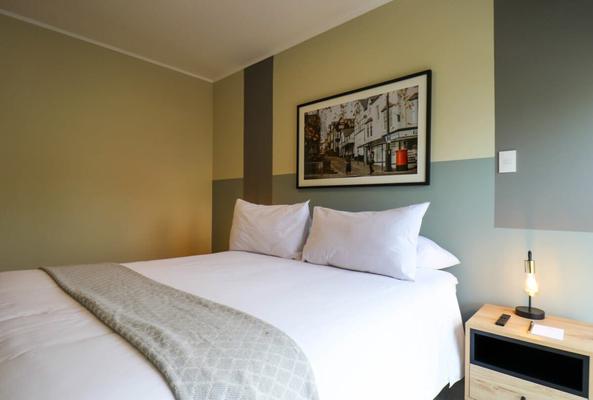 Modern 2BR with balcony in Miraflores