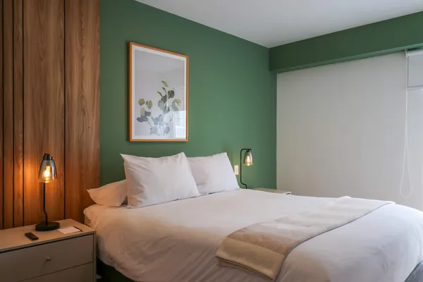Curated Urban 2BR w/ Balcony in Miraflores