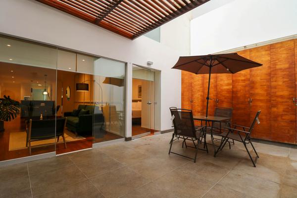 Elegant 2BR w/ Spacious Terrace in Miraflores