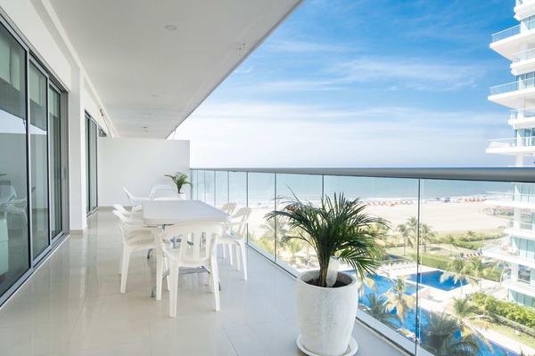 Luxury 2BR w/ Balcony in Sunset Beach