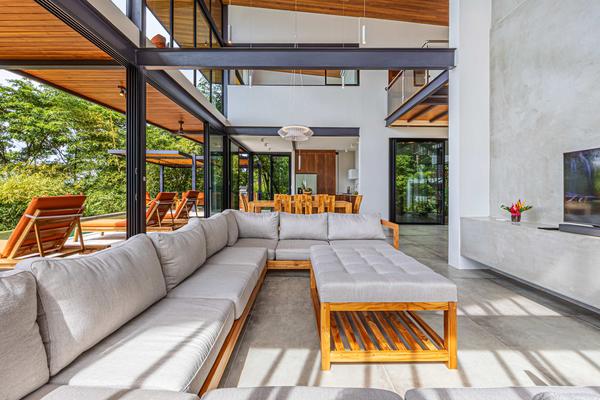 Secluded 4BR Villa w/ Panoramic Ocean Views & Guest House