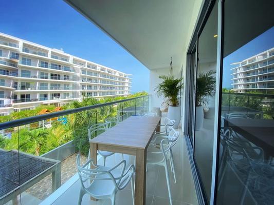 Modern 2BR w/ Refreshing Pool in Manzanillo Beach