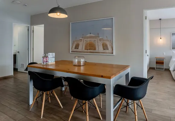 High Ceiling and Classy 2BR in Miraflores