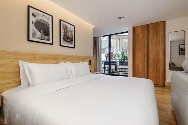 Deluxe Loft w/ Balcony in Parque Mexico