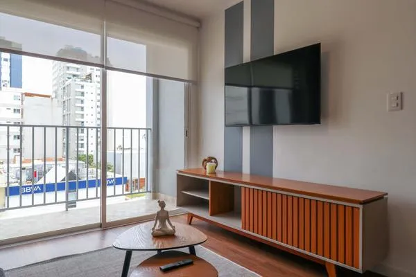 Chic & Inviting 2BR w/ Balcony in Miraflores