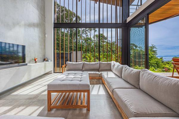 Secluded 4BR Villa w/ Panoramic Ocean Views & Guest House