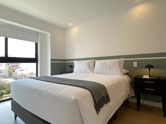 Deluxe 2BR w/ Balcony & View in Miraflores