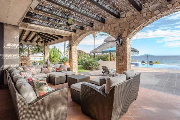 Luxury and Cozy 5BR Villa with Amazing Pool
