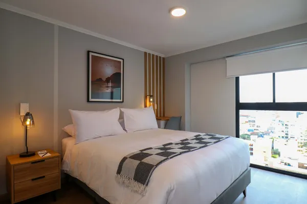 Chic 2BR w/ Balcony & Sea View in Miraflores