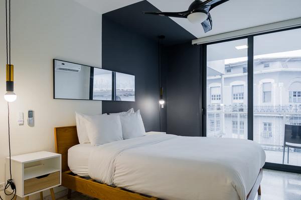 Deluxe 1BR w/ Balcony & AC in Casco Viejo