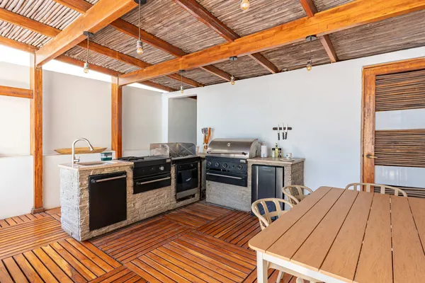 Luxury 4BR w/ Private Pool in Morros Epic