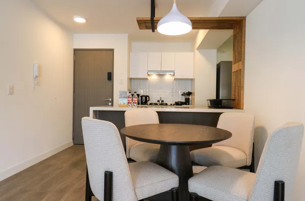 Stunning 3BR w/ Balcony in Upscale Miraflores
