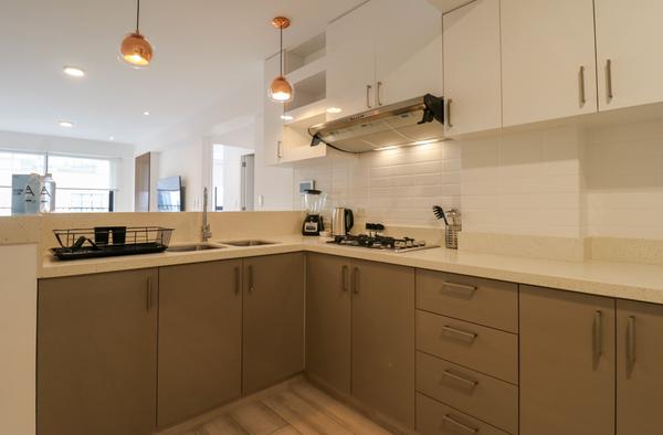 Sophisticated 2BR with Balcony in Miraflores