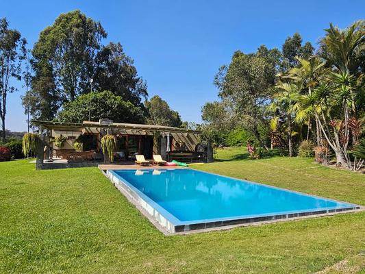 Spacious 4BR Country House with Pool in Mala