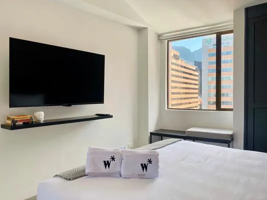 Fashionable 2BR w/ Stunning City View