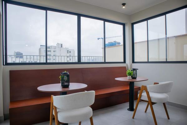 Modern 2BR w/ Scenic Balcony Close to Kennedy Park