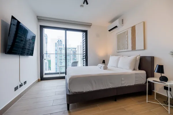 Elegant 2BR w/ Balcony & AC in San Francisco