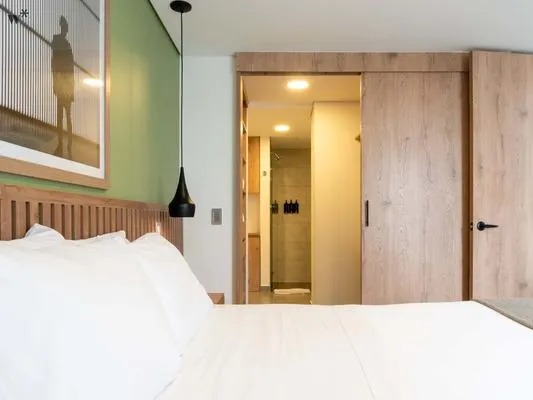Polished 2BR Apt w/ AC in Laureles