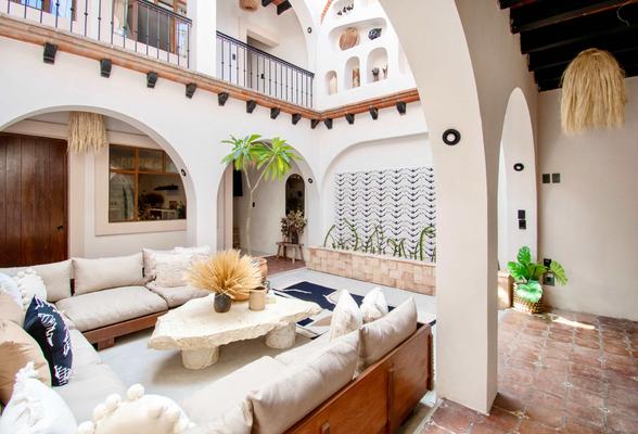 Dazzling 8BR w/ Terrace in the Heart of Oaxaca