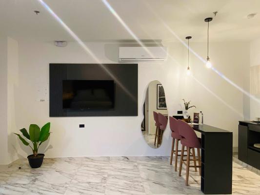 Vibrant 1BR w/AC Steps from Ciudad Amurallada