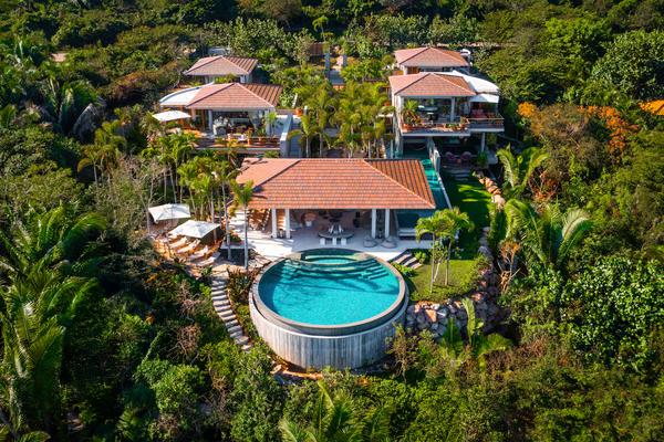 Luxury 8BR Oceanfront Villa w/ Infinity Pool