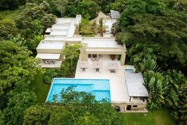 Amazing 4BR Villa at Mesa de Yeguas