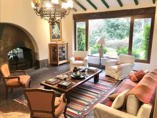 Charming 4BR Getaway w/ Pool, BBQ & Clay Oven