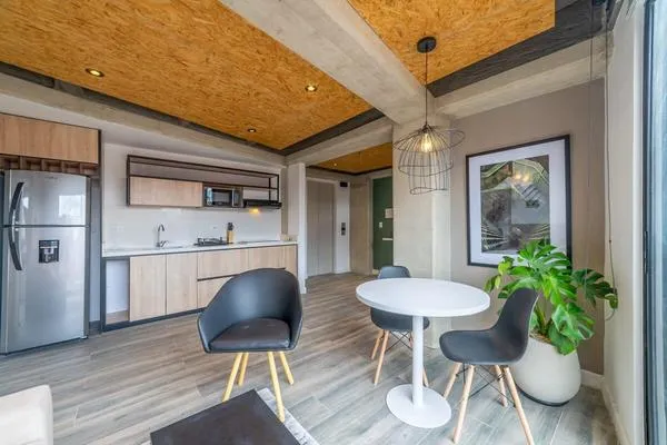 Trendy 1BR In Zona G