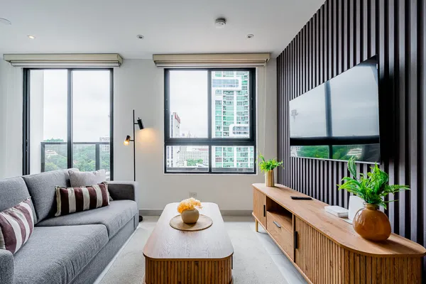 Light-filled 1BR on Calle 50 w/ City View