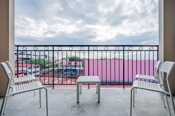 Alluring 1BR w/ Perfect Balcony in Casco View