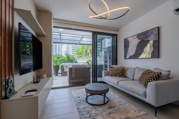 Refined 1BR w/ Balcony in San Francisco