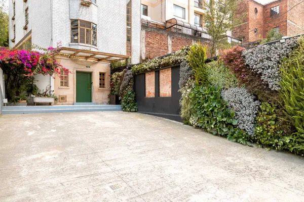 Sleek 2BR in La Candelaria