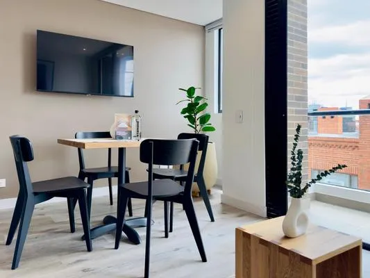 Striking 2BR w/ Balcony in Santa Barbara